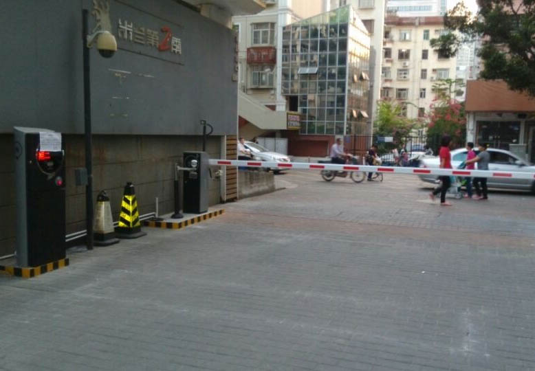智能<a href='http://www.centela.cn/Product/Parking/License/' target='_blank'>車牌識(shí)別</a>系統(tǒng)為人們創(chuàng)造良好的停車環(huán)境，助力智慧城市的發(fā)展
